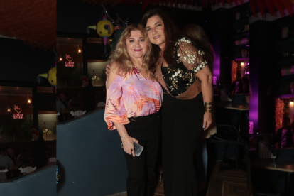 Mónica Marín de Contreras y Karla Marín.