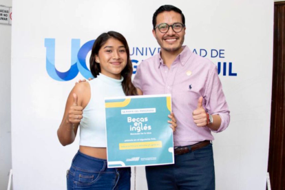 Lanzamiento oficial del programa de becas en inglés.