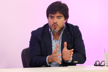 Ante de asumir el Ministerio de Gobierno, De La Gasca fue embajador de Ecuador ante la Organización de las Naciones Unidas (ONU).