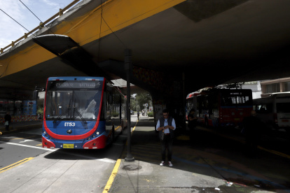 Operación. En el puente del Guambra, las unidades han pasado más de 1.500 veces en cada uno de los sentidos norte-sur y sur-norte, sin inconvenientes. Había denuncias de fallas en esta zona.