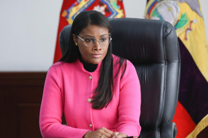 Diana Salazar anuncia que continuará como fiscal general hasta que se nombre a su reemplazo.