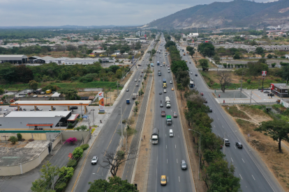 La zona de vía a la costa es muy transitada a diario por la cantidad de urbanizaciones que hay