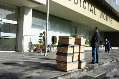 La audiencia de vinculación al caso Triple A genera tensiones.