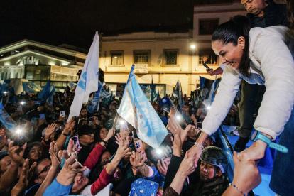 La candidata Luisa González está cerrando campaña en diferentes ciudades.
