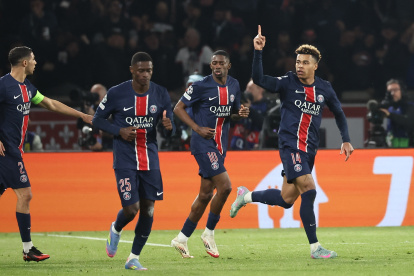 PSG de William Pacho sigue firme en la Champions.