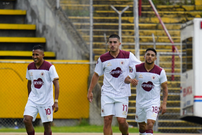 Vinotinto goleó 5-0 a Delfín en la fecha 8 de la LigaPro 2025.