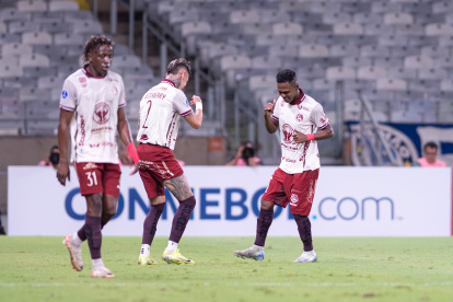 Bryan Bentaberry (c) y Carlos Orejuela (d) marcaron los goles de Mushuc Runa.