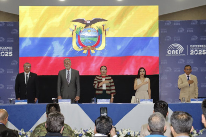 Autoridades del CNE anunciaron el inicio de la jornada de elecciones en recintos carcelarios.