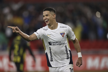 Álex Arce fue el autor de los dos goles del triunfo albo sobre el Deportivo Táchira.