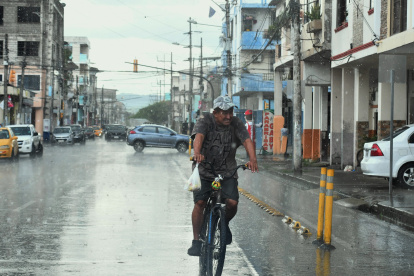 Para la madrugada de este 11 de abril, el Inamhi pronostica que las lluvias se repetirán.