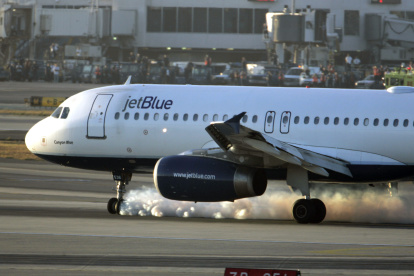 Una de las naves de la aerolínea JetBlue.