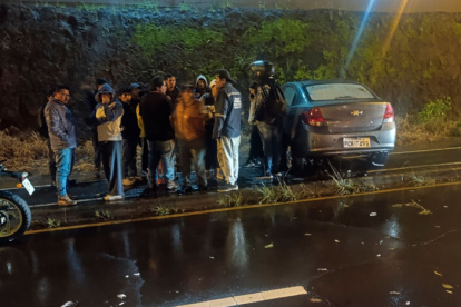 El accidente ocurrió en la Ruta Viva, en el sector de Puembo.