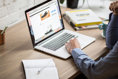 Empresas. Los profesionales puedes utilizar herramientas de inteligencia artificial para mejorar su productividad.