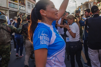 Según Defensa, 58 militares dan seguridad a Luisa González.