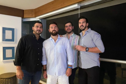 Aquiles Álvarez, alcalde de Guayaquil, y sus hermanos.