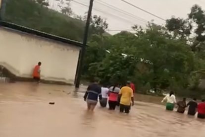 Así acuden los votantes en la parroquia Wilfrido Loor, zona rural del cantón El Carmen