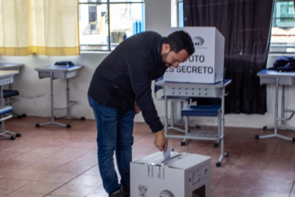 Adrián Castro, asambleísta electo de Azuay, habla de posturas políticas en el nuevo parlamento.
