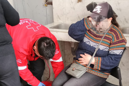 Mujer fue sancionada en recinto electoral por tomarse una foto y sufrió colapso emocional.