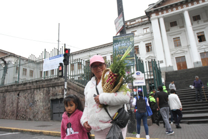 En una jornada marcada por la fe y la democracia, los ecuatorianos acudieron a las urnas este Domingo de Ramos.