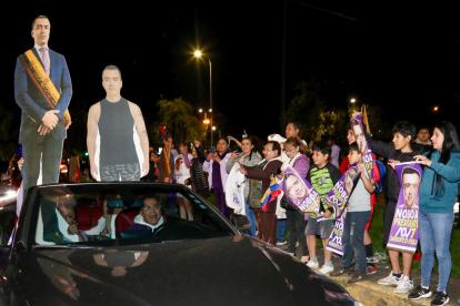 Simpatizantes de Daniel Noboa celebran este domingo, en Quito (Ecuador).