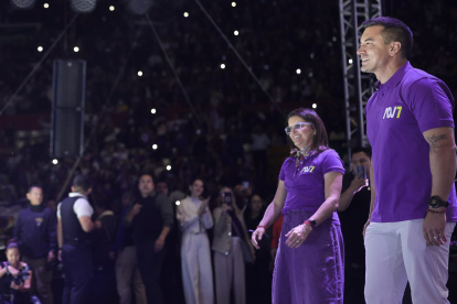 Daniel Noboa y su candidata a vicepresidenta, María José Pinto.