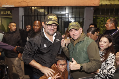 Loffredo y Reinberg celebraron brevemente  lel triunfo de Noboa.