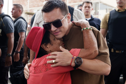 El presidente agradeció "la valentía" de los adultos mayores.