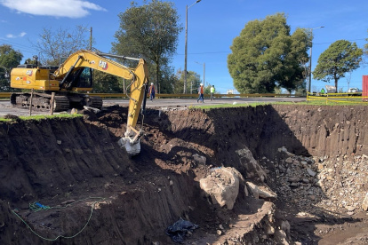Un tramo de la av. Mariscal Sucre permanece cerrado por la el intercambiador Mariana de Jesús.