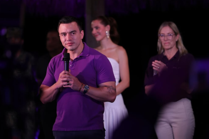 Daniel Noboa celebra su victoria en la segunda vuelta presidencial. Con este nuevo triunfo, se convierte en una figura clave para definir el rumbo político y social de Ecuador.