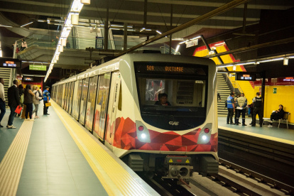 En feriado, el Metro de Quito tiene otros horarios de funcionamiento.