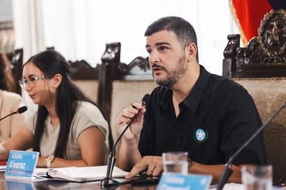 El alcalde de Guayaquil, Aquiles Álvarez, durante una sesión de Concejo Cantonal.