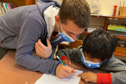 ONG. La fundación busca el desarrollo sostenible, e integrar la educación y el comercio justo.