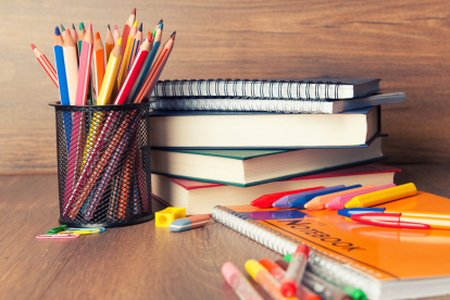 Compra de útiles escolares es uno de los principales destinos del décimo cuarto sueldo en Ecuador, una ayuda clave para las familias trabajadoras.