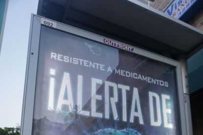 Imagen de archivo de una valla que formó parte de una campaña impulsada por la organización AIDS Healthcare Foundation (AHF) por el aumento de los casos de gonorrea, del 3 de agosto de 2018, en una calle de Miami, Florida (EE.UU.). EFE/Mar Vila