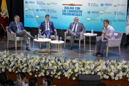 El presidente Daniel Noboa se reunión, en un conversatorio, con empresarios de Guayaquil.