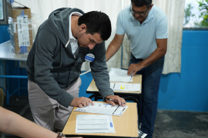 El CNE decidió no realizar las elecciones en Venezuela por problemas logísticos.