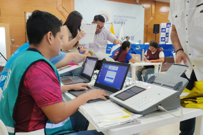 El escrutinio de actas culminó en todo el territorio nacional del Ecuador