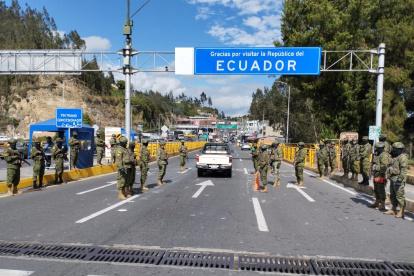 Vista del Puente Internacional Rumichaca, principal paso fronterizo entre Ecuador y Colombia.