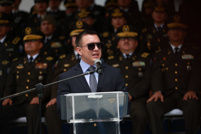 El informe de inteligencia revela el ingreso de sicarios al país tras los resultados electorales, generando alarma sobre la seguridad del presidente Daniel Noboa y su equipo.