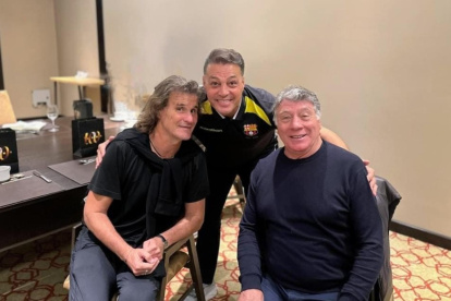 Postal emblemática. Durante el reciente partido de Barcelona ante River Plate de Argentina por Copa Libertadores pudieron reunirse históricos en el club como Insúa (i), Alfaro Moreno y Brindisi.