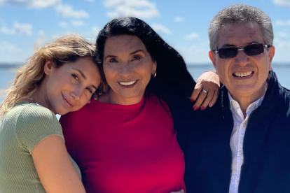 Anita Buljubasich con Nerio David y su hija, Ana Paula.