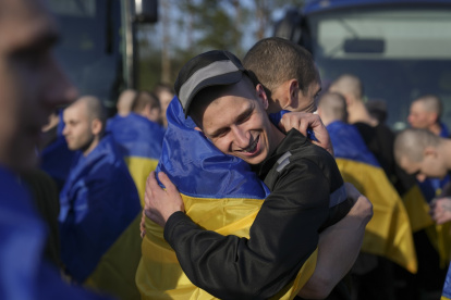 Recibimiento de 277 prisioneros de guerra ucranianos devueltos a su país este sábado 19 de abril en virtud de un intercambio con Rusia.