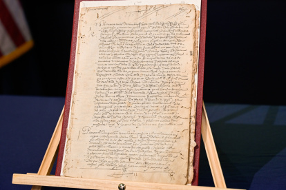 Fotografía sin fecha cedida por la Fiscalía de distrito de Manhattan del manuscrito "Hernandarias".