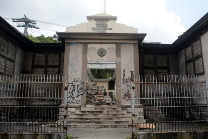 Inseguridad. Consumidores de droga se han tomado varias áreas del anfiteatro Julián Coronel desde hace varios meses.