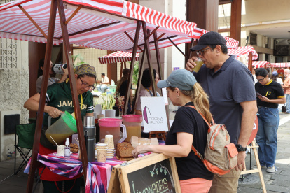 En la calle Panamá, este fin de semana del 19 y 20 de abril hubo una serie de actividades de entretenimiento. La ciudadanía exige que no solo se hagan en feriado.
