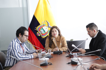 La oficialista Inés Alarcón preside la Comisión de Seguridad, la cual revisará el informe de labores de la Fiscalía.