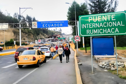El puente internacional de Rumichaca, punto de control clave por el brote de fiebre amarilla en Colombia.