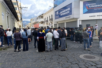 Los alrededores de la Corte de Justicia de Chimborazo fueron cercados y con presencia policial.