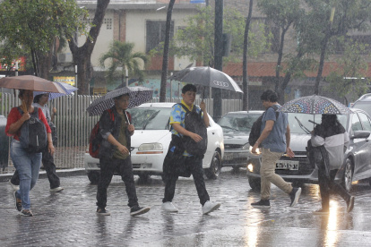 Hasta el 23 de abril se prevén lluvias, tormentas y ráfagas de viento en provincias como Guayas, según el Inamhi.