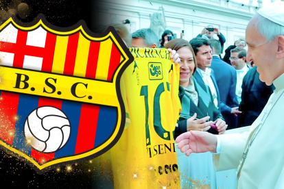 El día que Papa Francisco recibió la camiseta de Barcelona SC.